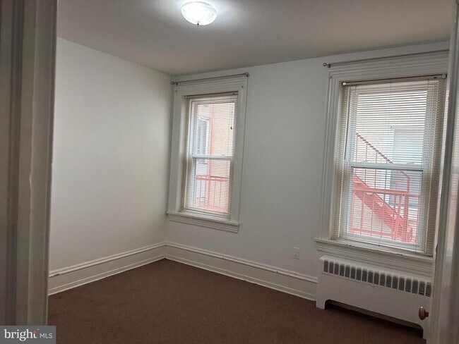 Building Photo - 208 W Gay St