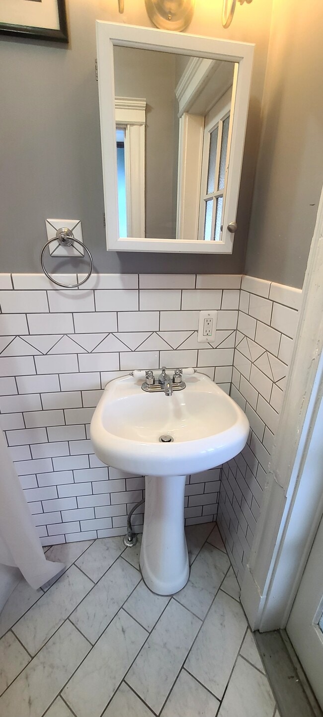 Building Photo - 33 Howard St