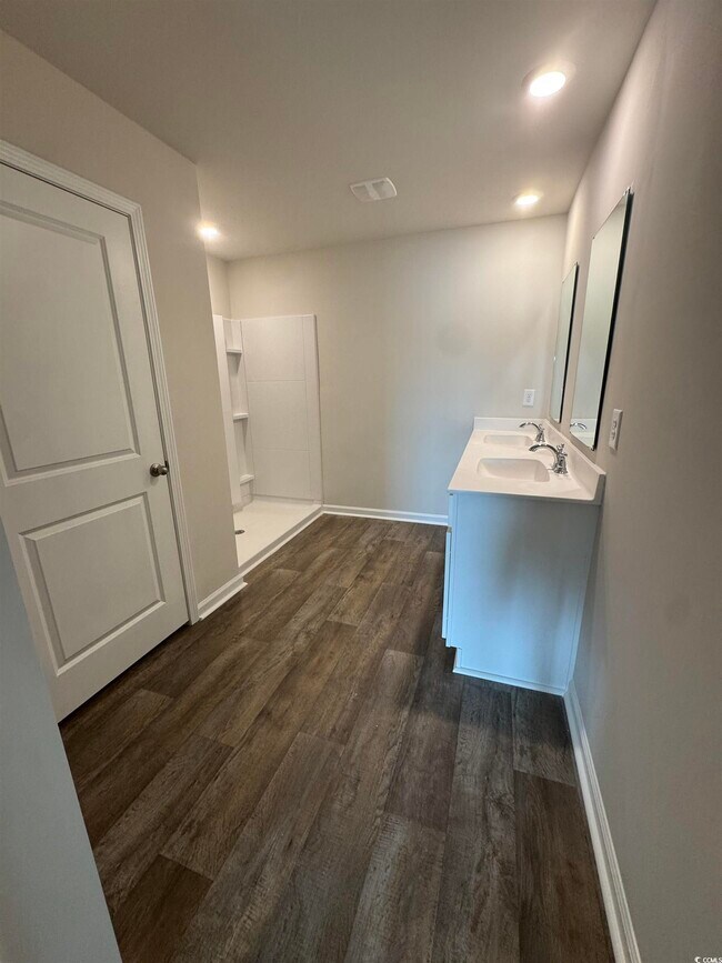 Building Photo - 403 Acosta Cir