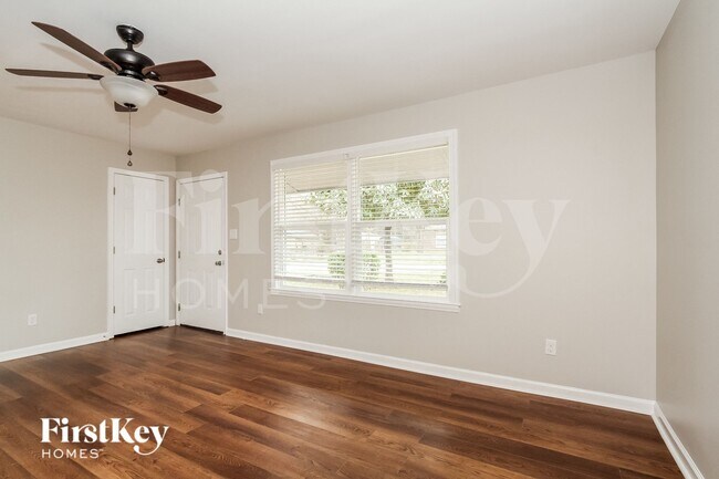 Building Photo - 3610 Bardot Dr