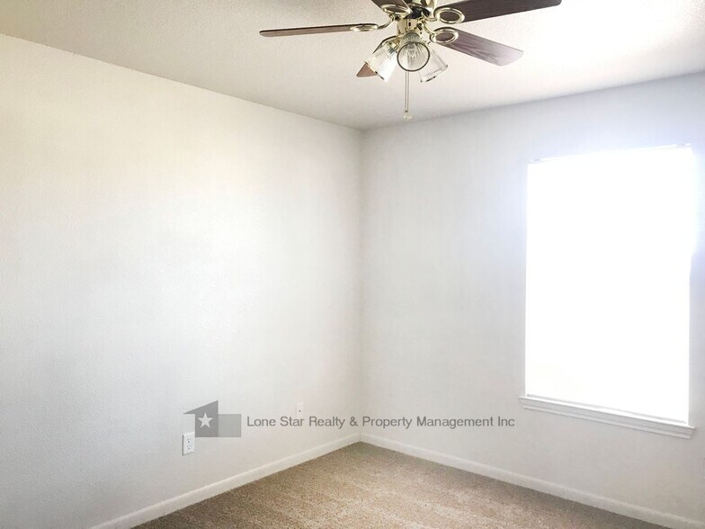 Building Photo - 3602 Littleleaf Dr