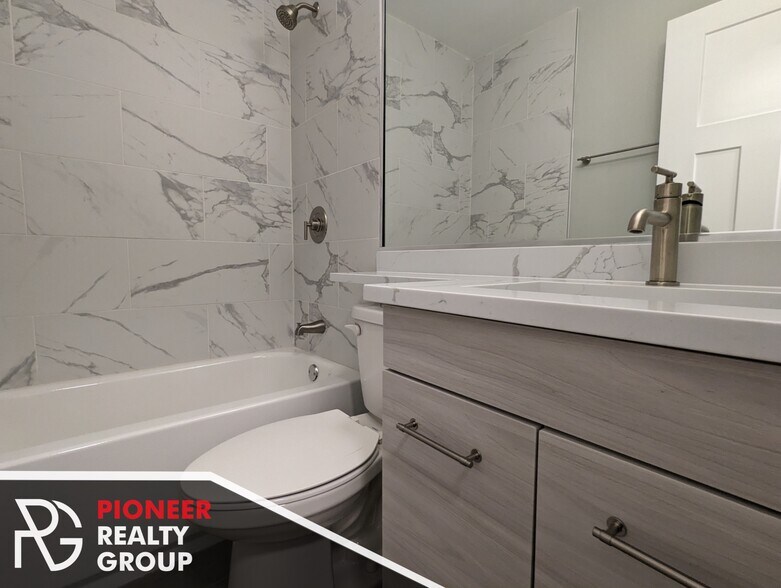 Building Photo - 503 W Barry Ave