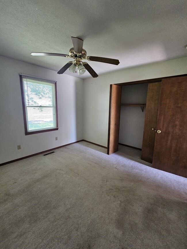 Building Photo - 711 N Hemlock St