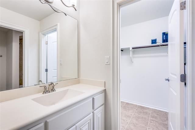 Building Photo - 1407 Bridle Blvd