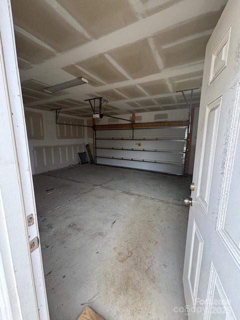 Building Photo - 204 Sagecroft Ln