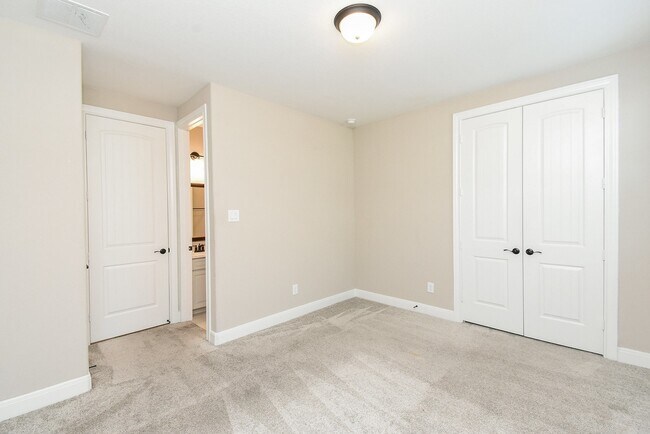 Building Photo - 2008 Harrow Oak Ln