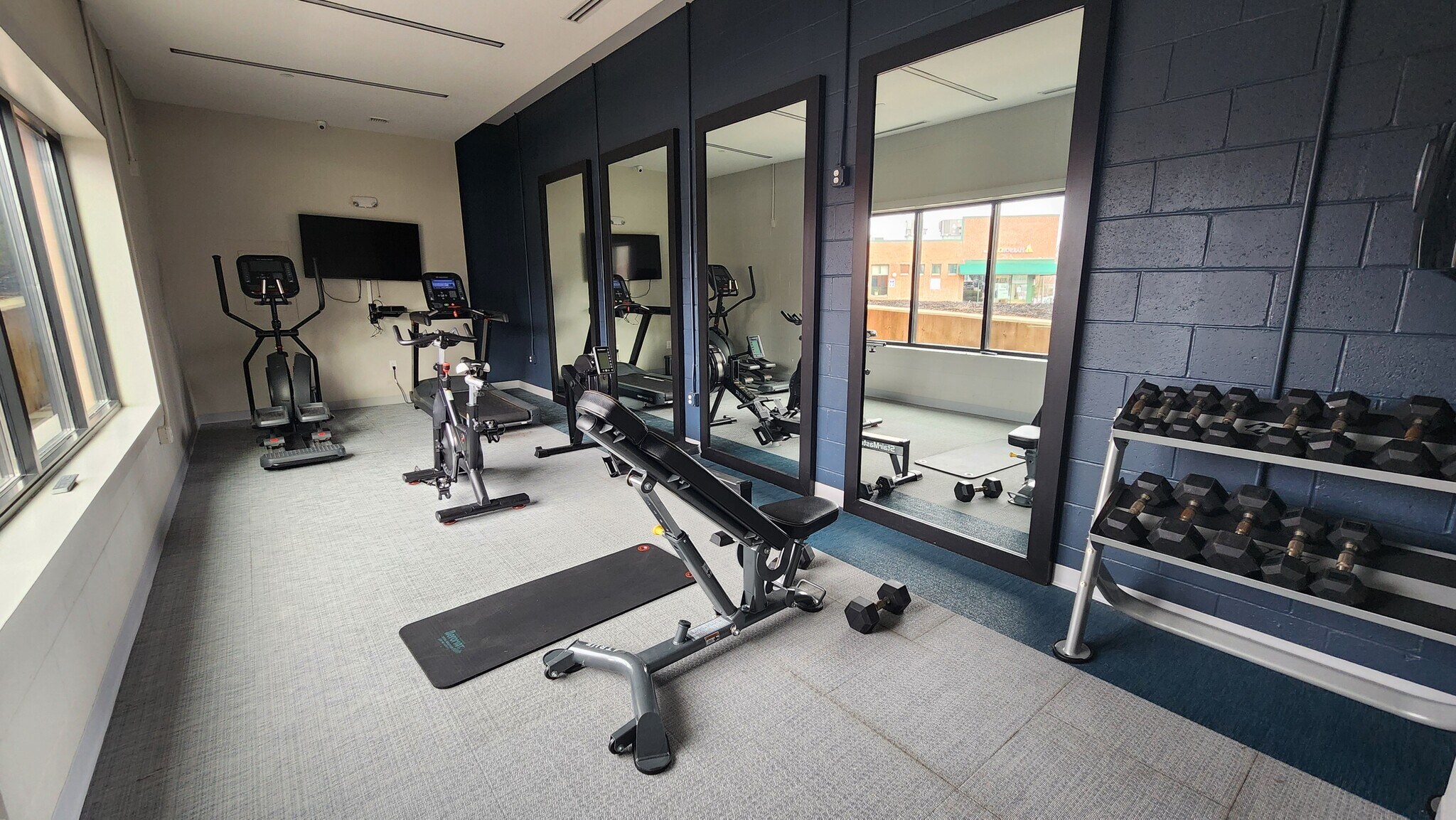 Building Photo - 454 Harvard St