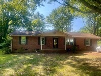 Building Photo - 3 Bedroom 2 Bath Ranch Style House in Pendleton