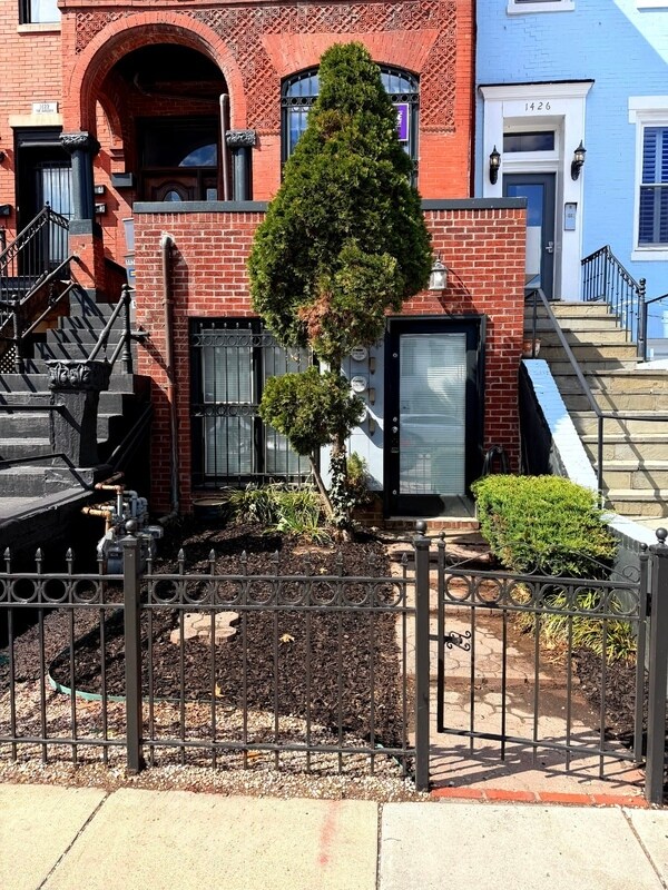 Building Photo - 1424 11th St NW