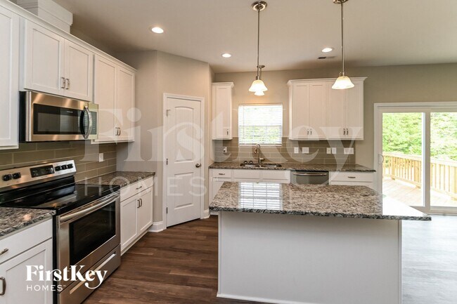 Building Photo - 6315 Bluffton Ln