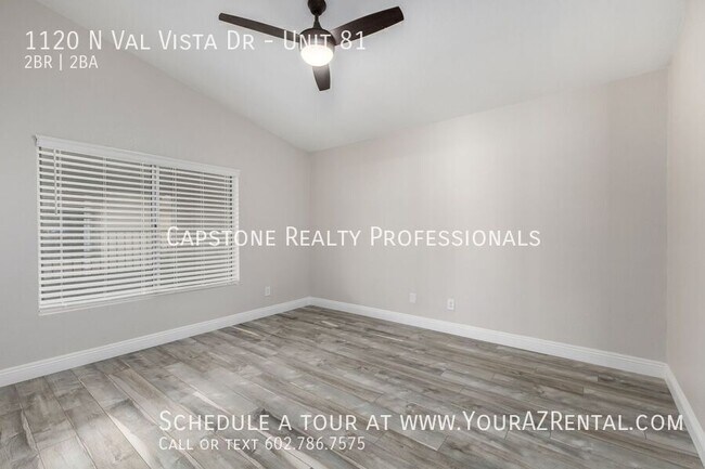 Building Photo - 1120 N Val Vista Dr