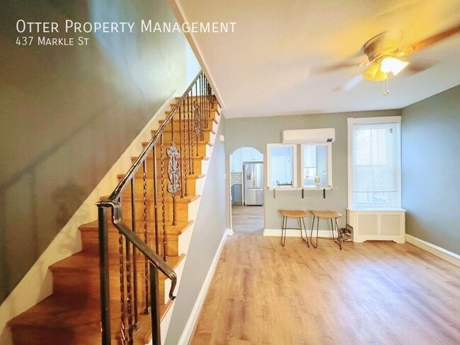 Building Photo - 437 Markle St