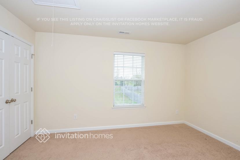 Building Photo - 1004 Oakstone Dr