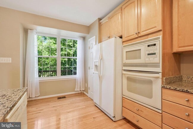 Building Photo - 5587 Governors Pond Cir