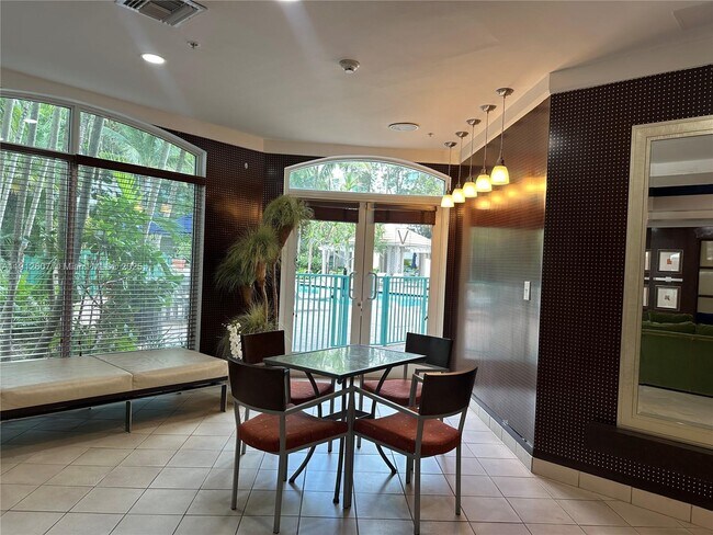 Building Photo - 6001 SW 70th St