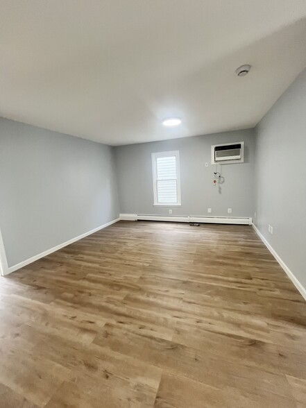 Building Photo - 271 Broadway