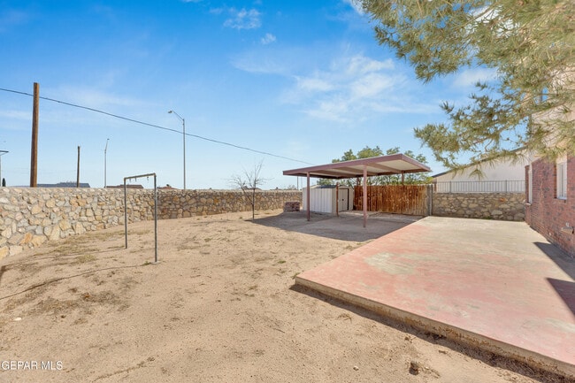 Building Photo - 11330 Loma Del Sol Dr