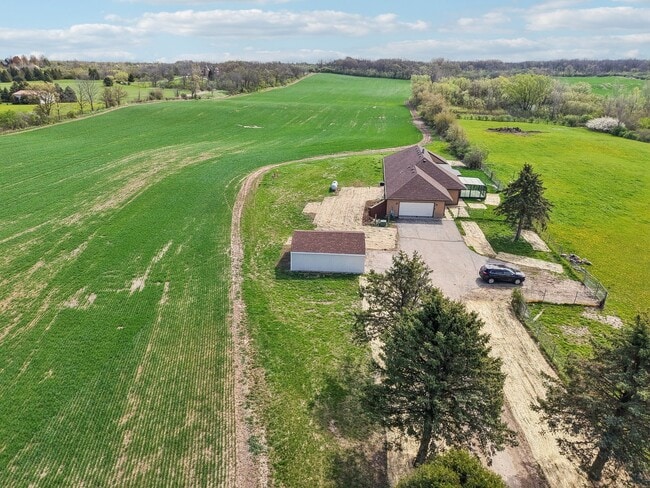 Building Photo - 1406 Busse Rd