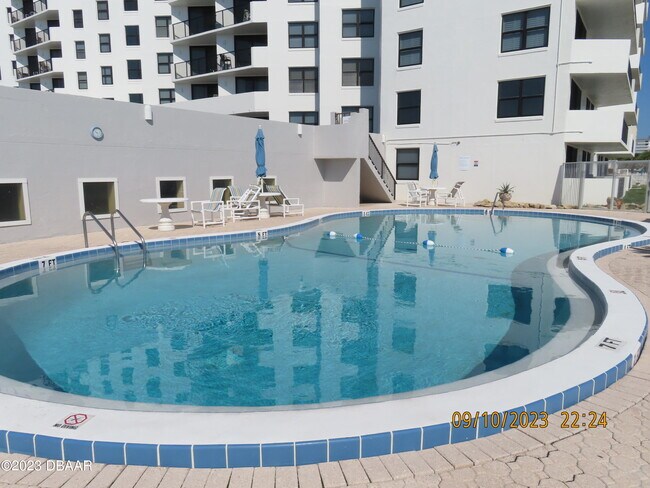 Building Photo - 1415 Ocean Shore Blvd