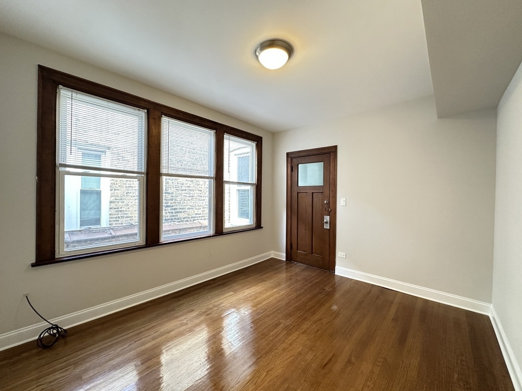 Building Photo - 3050 N Milwaukee Ave