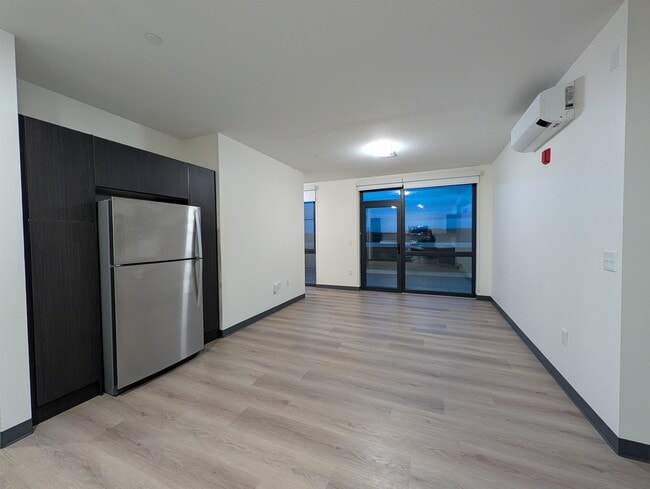 Building Photo - 55 N Main St