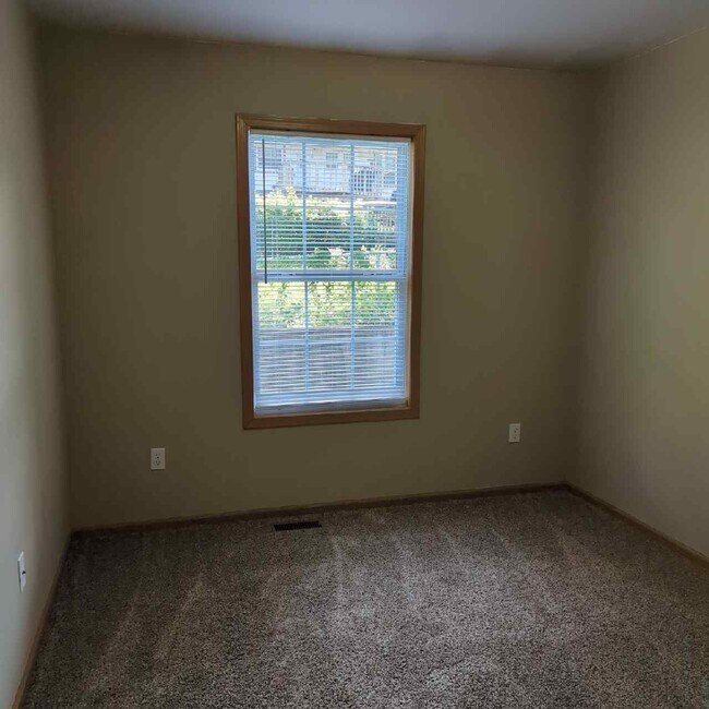 Building Photo - 408 Ming St