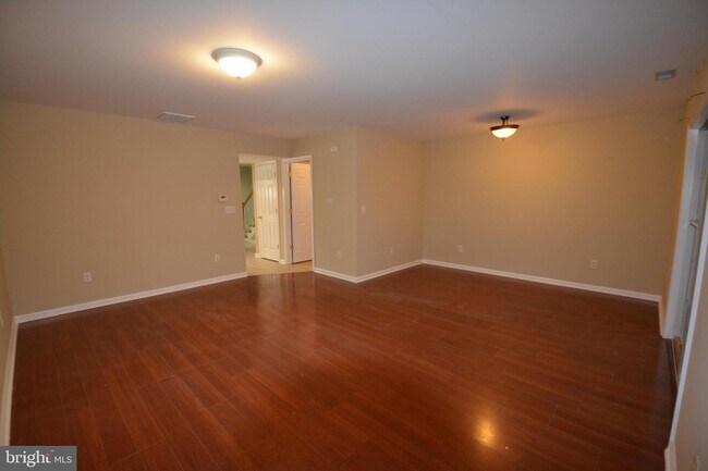 Building Photo - 1103 Laurel Ct