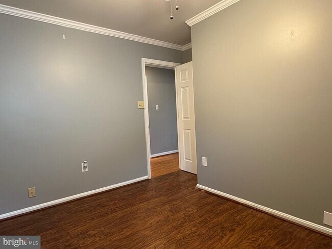 Building Photo - 12654 Valleywood Dr