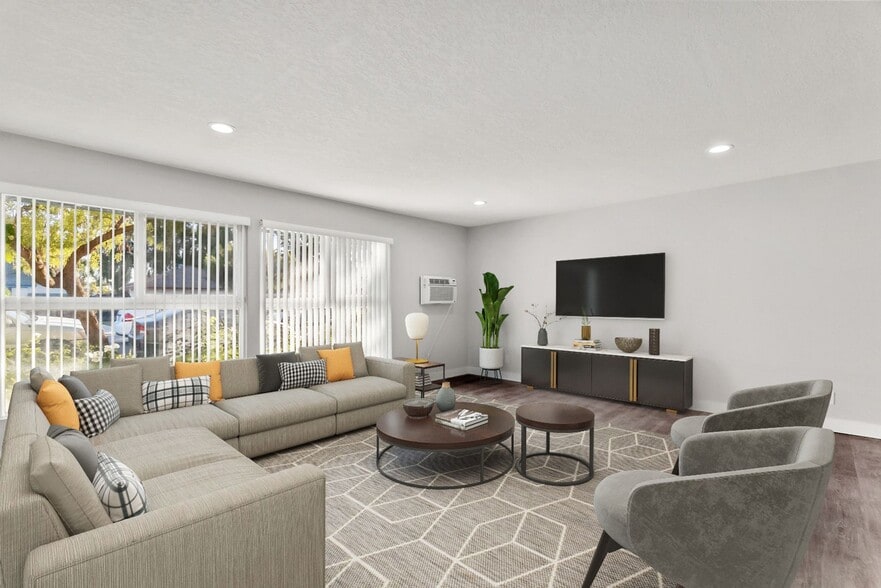 Interior Photo - Lakewood Colony