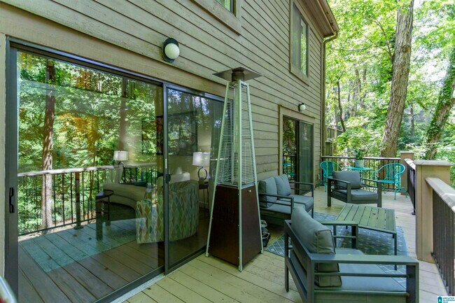 Building Photo - 327 Heath Dr