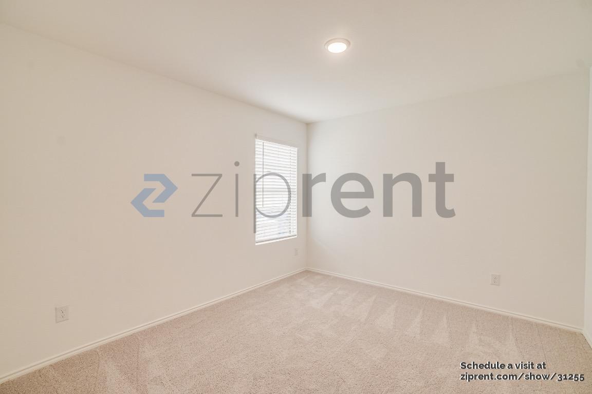 Building Photo - 627 Cochran Dr