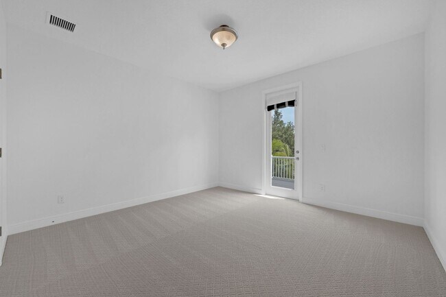 Building Photo - Gorgeous 4 bedroom/3.5 bath estate home fo...