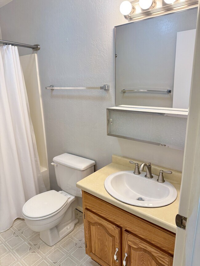 Building Photo - 7426 S 700 E