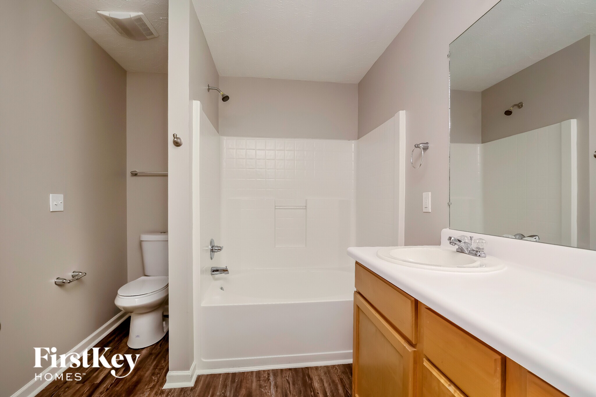 Building Photo - 1304 Sunray Dr