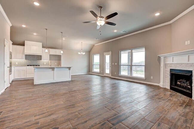 Building Photo - 1121 SW 140th St