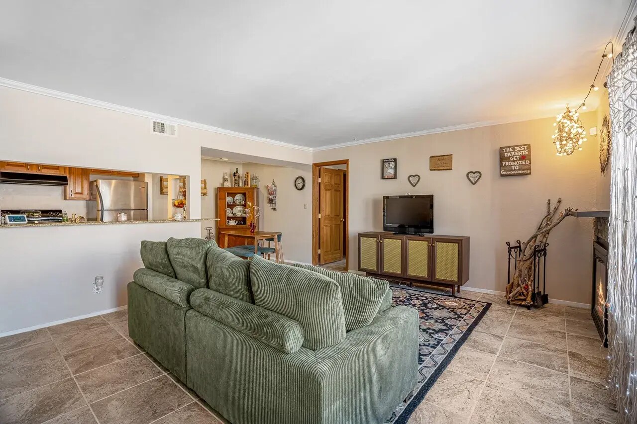 Building Photo - 2501 W Zia Rd