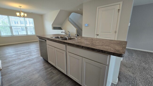 Building Photo - 2484 Alison Ave