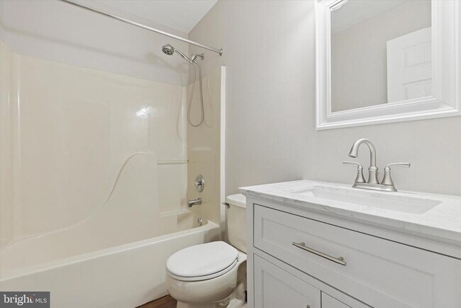 Building Photo - 270 Deer Run Ct