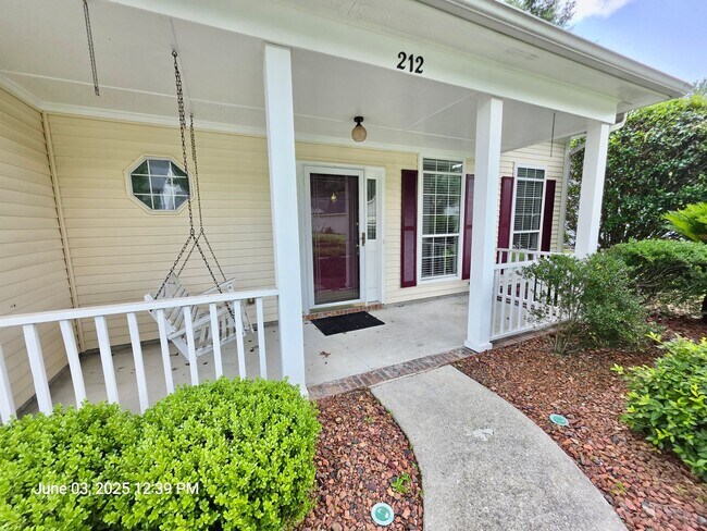 Building Photo - Thoughtfully updated 3 bedroom in Summervi...