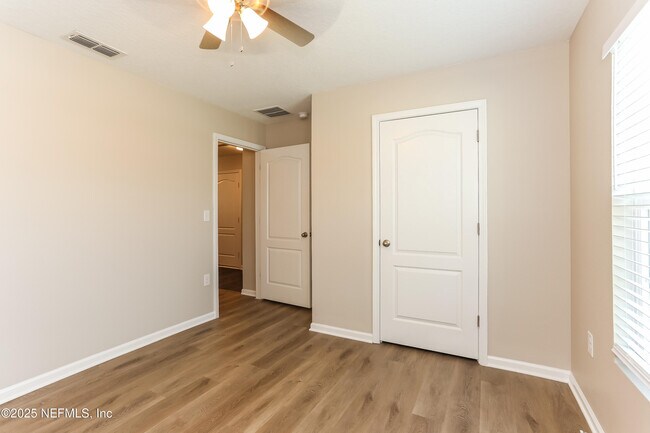 Building Photo - 2438 Sea Palm Ave