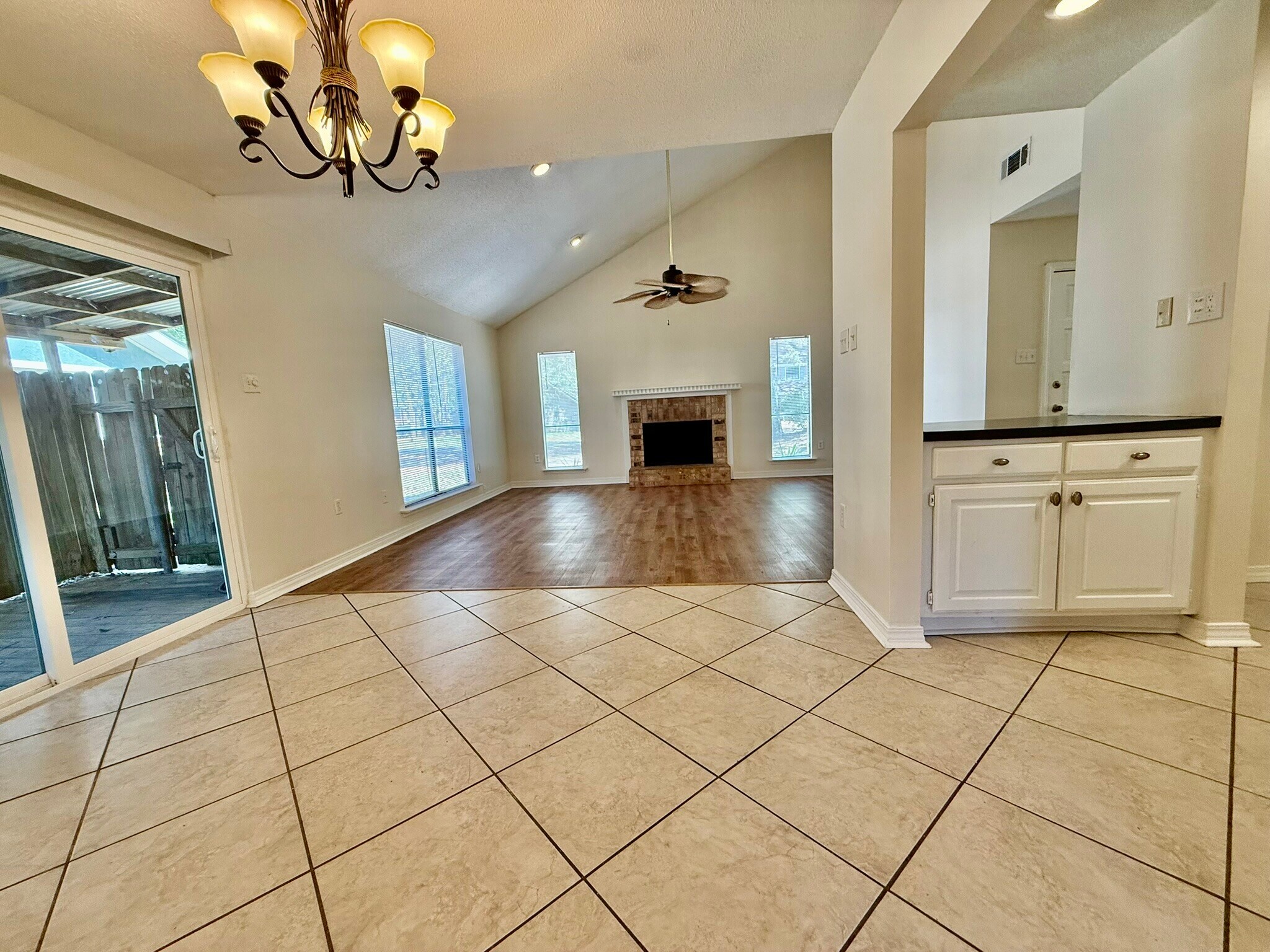 Building Photo - 129 Mead Ct