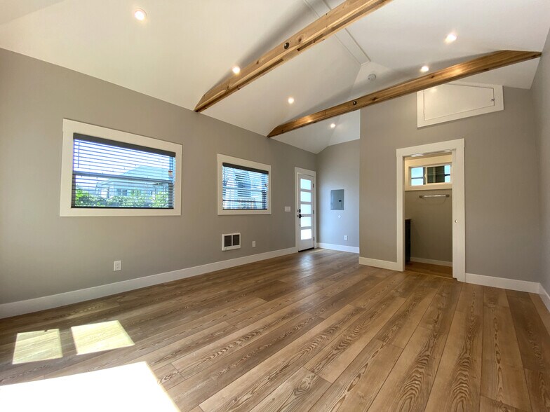 Garden Studio-Looking North - 857 53rd St