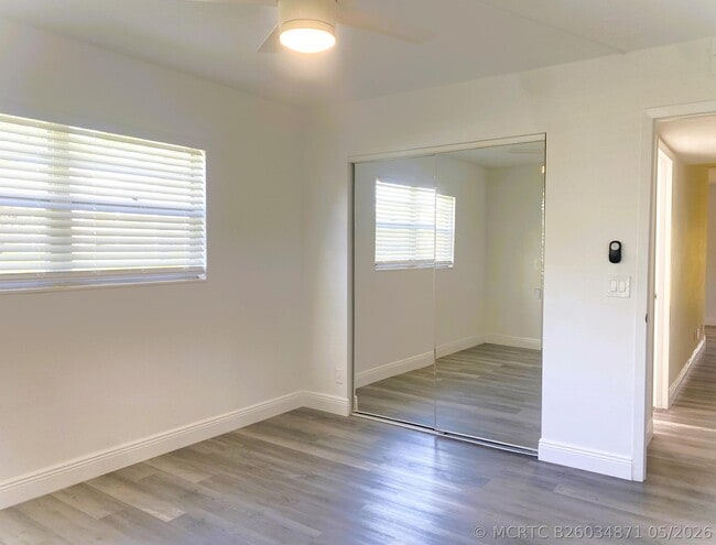 Building Photo - 256 Mansfield G