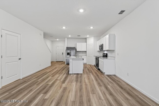 Building Photo - 3989 Mid Century St