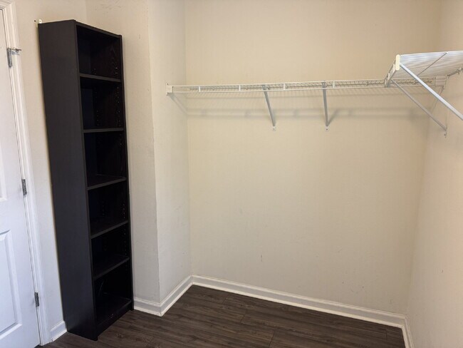 Building Photo - FOR RENT!!!!!-   2nd months rent is FREE!!!!