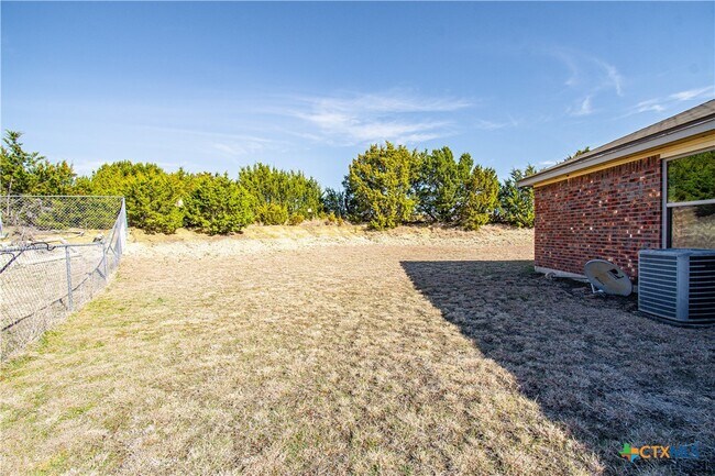 Building Photo - 609 Bermuda St