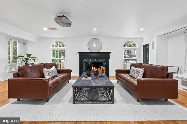 Building Photo - 4817 Chevy Chase Blvd