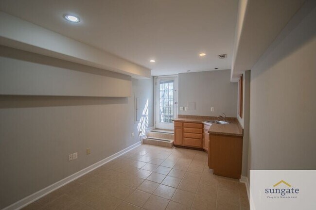 Building Photo - 11 N Streeper St