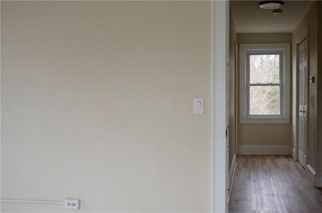 Building Photo - 457 Carolina Back Rd