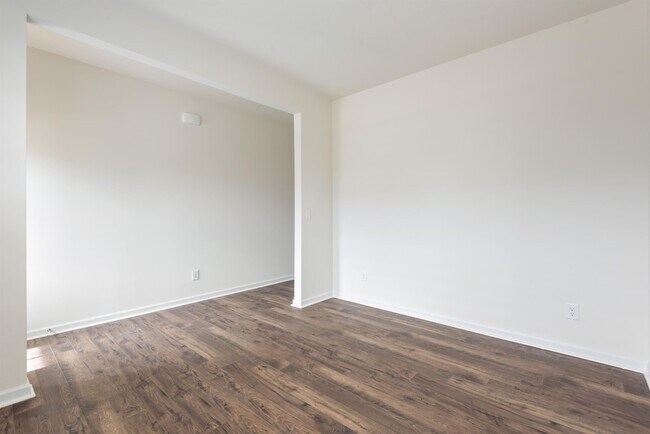 Building Photo - 4742 Willow Bluff Cir